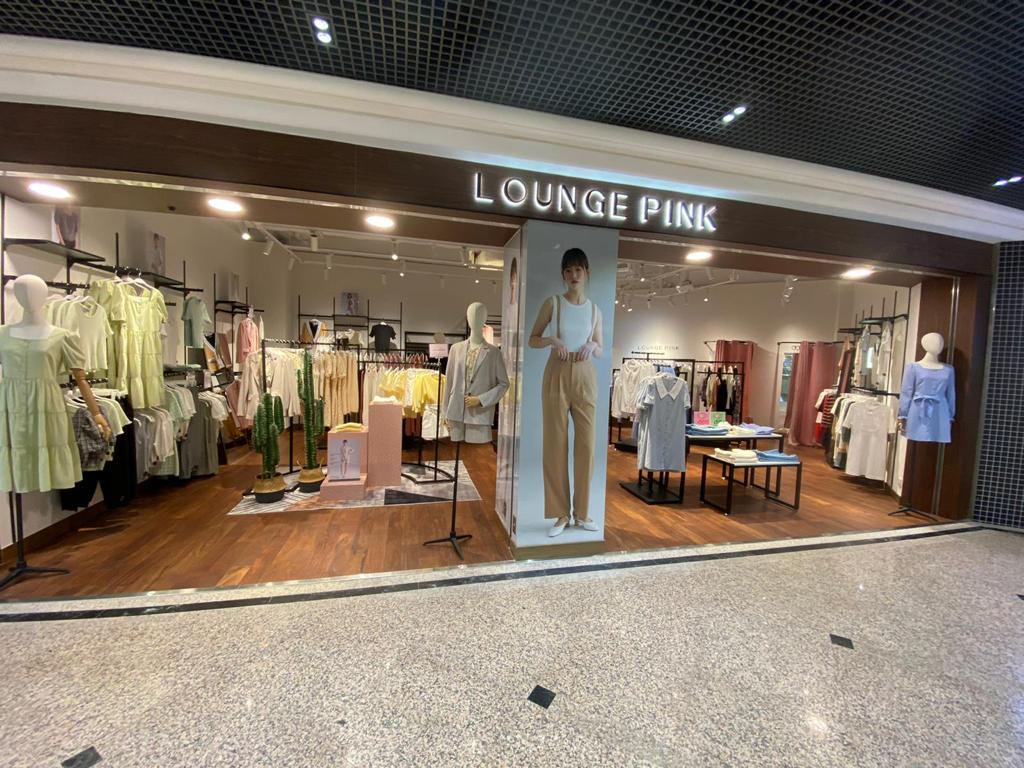 LOUNGE PINK Times Square